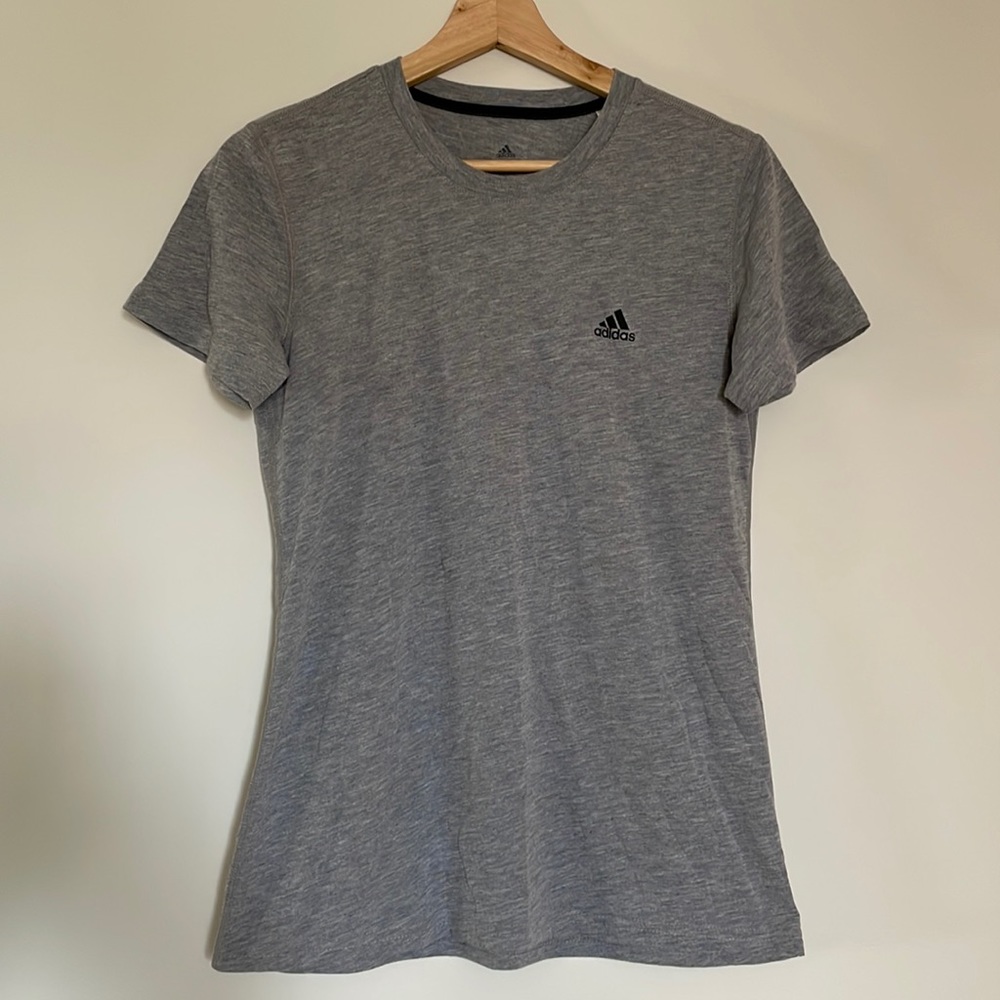 Adidas tee
